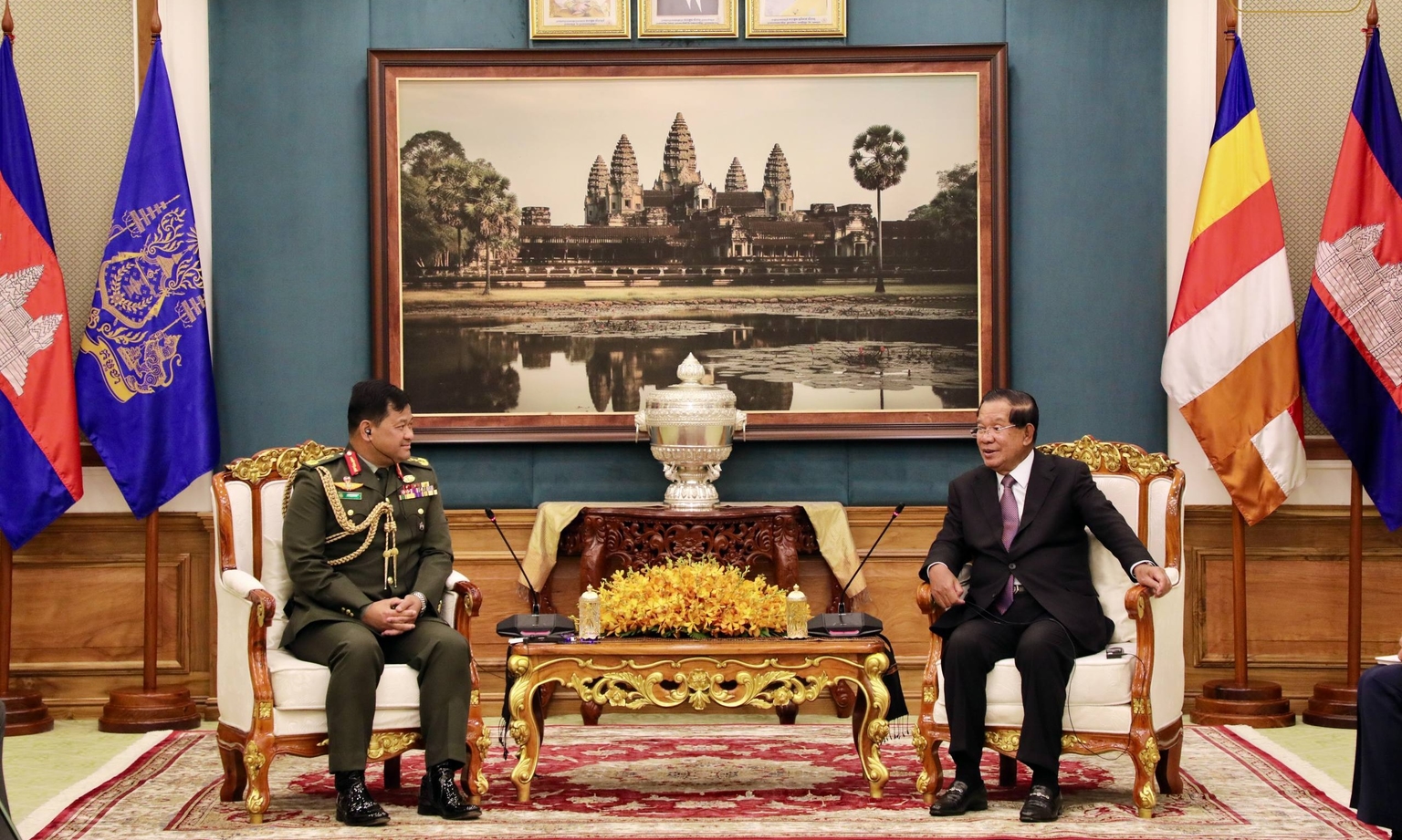 សម្តេចអគ្គមហាសេនាបតីតេជោ ហ៊ុន សែន ប្រមុខរដ្ឋស្តីទីនៃព្រះរាជាណាចក្រកម្ពុជា