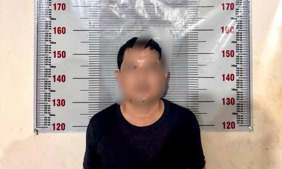 សមត្ថកិច្ចចាប់ខ្លួនមគ្គុទ្ទេសក៍ទេសចរណ៍ម្នាក់ញុះញង់ឱ្យប្រជាពលរដ្ឋចូលរួមធ្វើបដិវត្តពណ៌ផ្ដួលរំលំរាជរដ្ឋាភិបាលកម្ពុជាស្របច្បាប់តាមលំនាំប្រទេសនេប៉ាល់