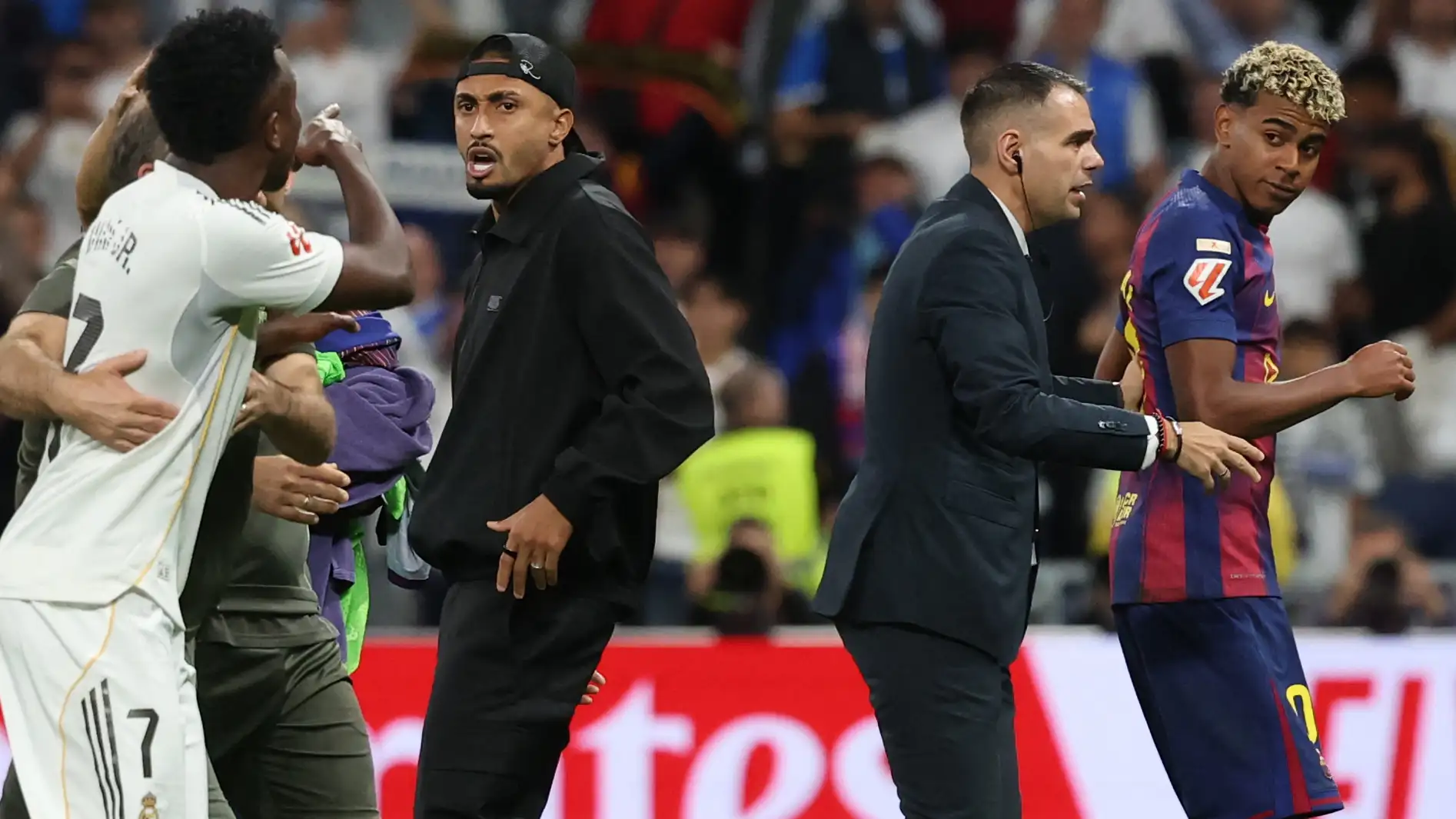 ចាញ់រួមគ្នា តែអតីតកីឡាករ Barcelona រូបនេះបានដាក់បន្ទោសទៅលើកីឡាករមួយរូបខ្លាំងជាងគេ