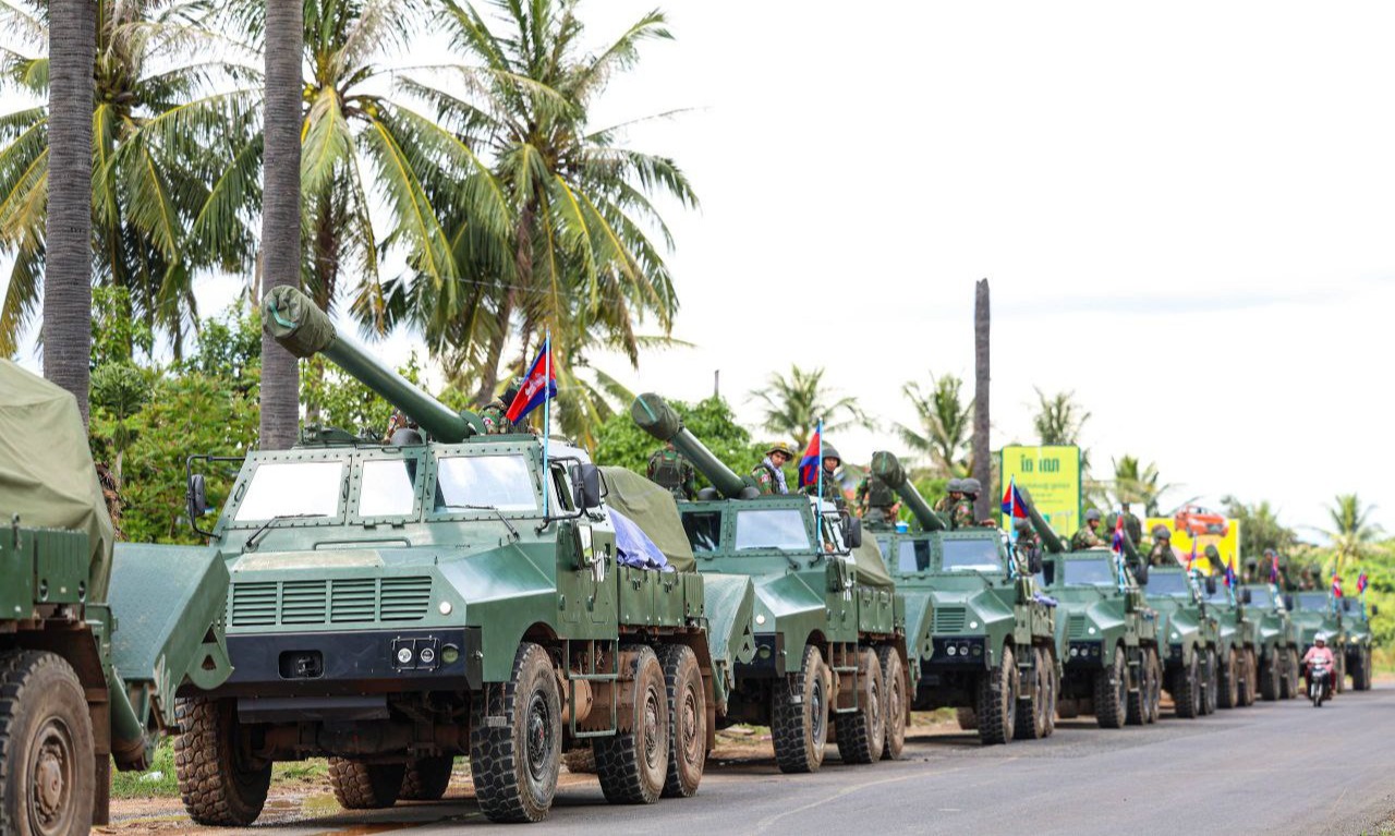 នៅថ្ងៃទី៨ ខែវិច្ឆិកា : កម្ពុជានិងថៃនឹងអនុវត្តការកែសម្រួលអាវុធ និងយុទ្ធោបករណ៍បំផ្លិចបំផ្លាញធុនធ្ងន់ជំហានទី២ នៃដំណាក់កាលទី១ 