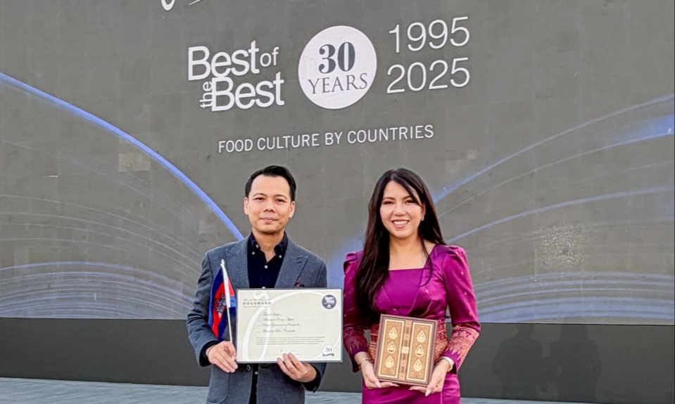 សៀវភៅម្ហូបកេរដំណែលស្នាដៃម្ហូបខ្មែរ ទទួលបានជ័យលាភី <<Best of the Best - Cambodia>>