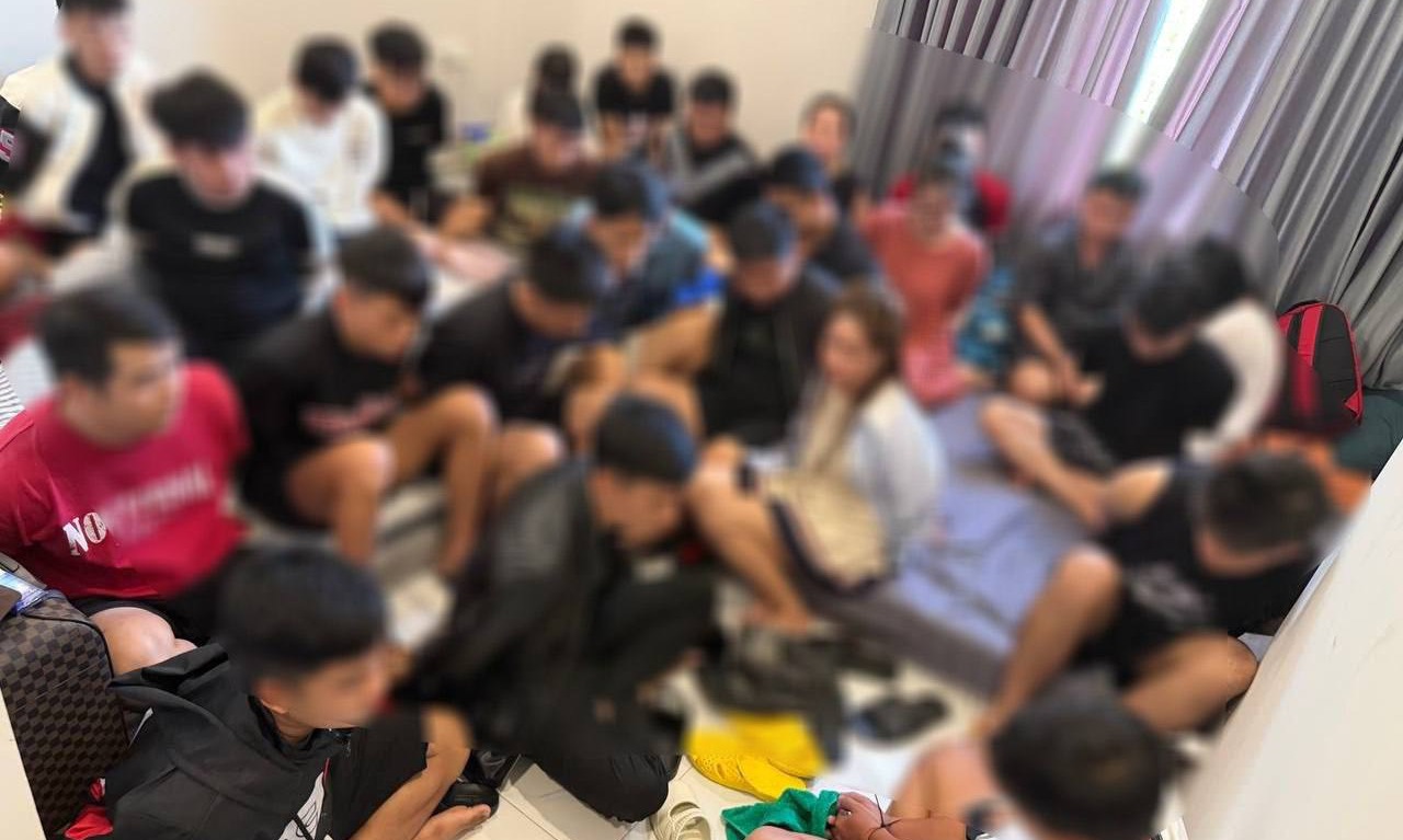 ឆបោកតាមប្រព័ន្ធបច្ចេកវិទ្យា : ឃាត់ខ្លួនជនសង្ស័យចំនួន២៨នាក់ នៅក្នុងបុរី Park villa