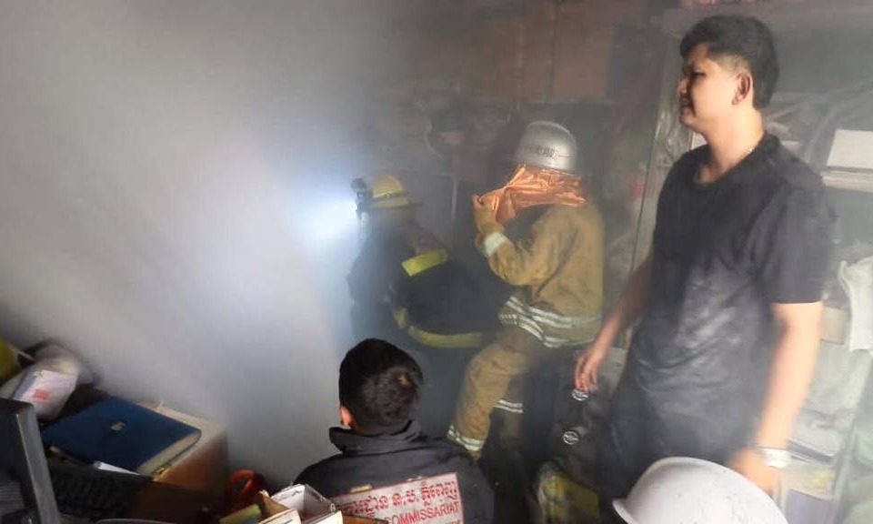 មានករណីអគ្គិភ័យឆេះផ្ទះមួយកន្លែង នៅផ្លូវផ្លាទីនៀម សង្កាត់ទំនប់ទឹក ខណ្ឌបឹងកេងកង នៅវេលាម៉ោង១០:១០នាទី ថ្ងៃទី២ ខែធ្នូ ឆ្នាំ២០២៥