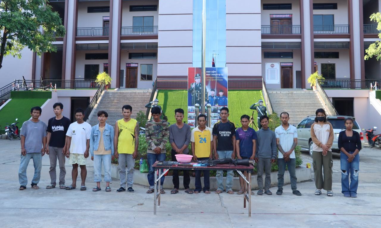 ប៉េអឹមចាប់ខ្លួនជនសង្ស័យ១៤នាក់ ពាក់ករណីជួញដូរគឿងញៀន, កាន់កាប់ ឬដឹកជញ្ជូនអាវុធ និងរួមភេទជាមួយអនីតិជន