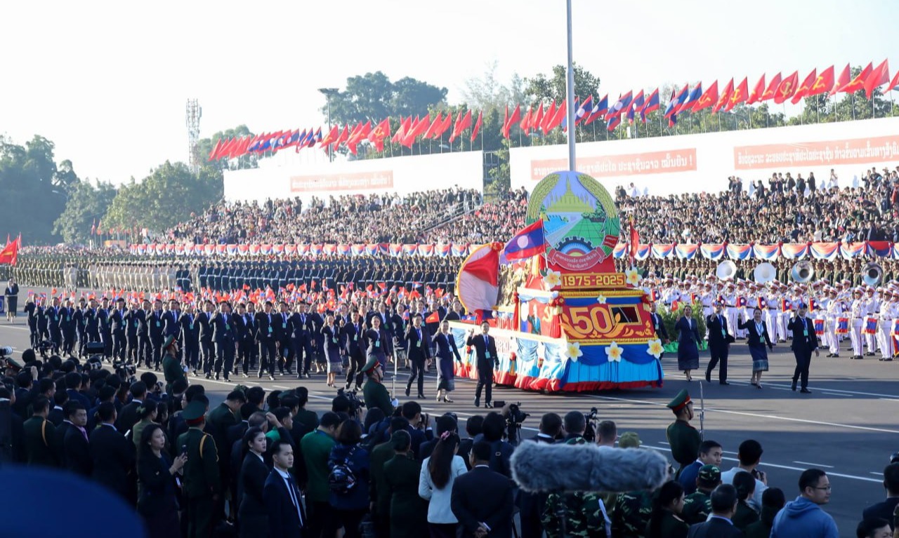 ឯកឧត្តម នាយឧត្តមសេនីយ៍ ទៀ សីហា ឧបនាយករដ្ឋមន្ត្រី រដ្ឋមន្ត្រី​ក្រសួងការពារជាតិ