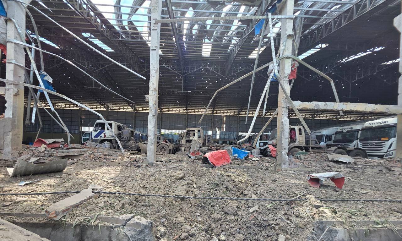 យន្តហោះ F-16 របស់ថៃបានទម្លាក់គ្រាប់ចំនួន៣គ្រាប់ ចូលតំបន់ទីប្រជុំជននៅភូមិផ្សារកណ្ដាល សង្កាត់ផ្សារកណ្ដាល ក្រុងប៉ោយប៉ែត